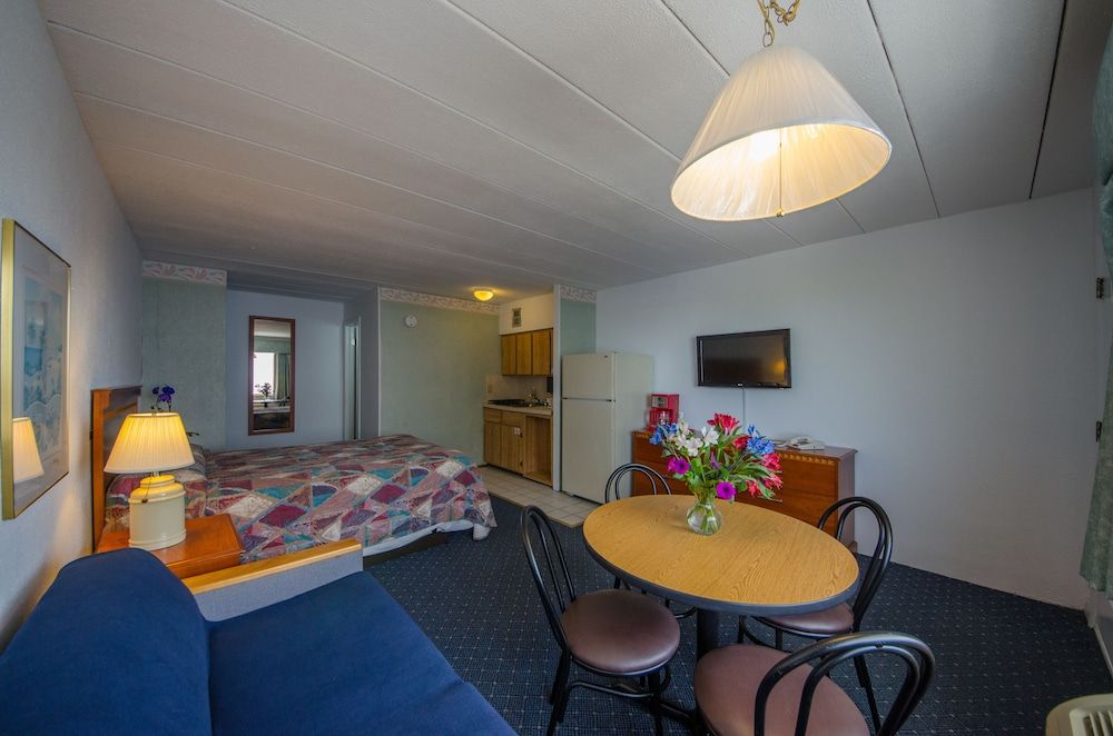 Compass Family Resort - photo 9