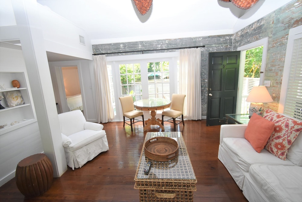 Simonton Court Historic Inn & Cottages - photo 108