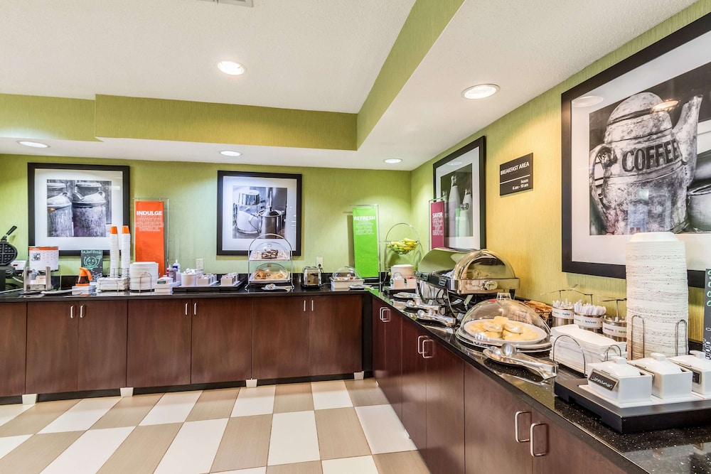 Hampton Inn Jackson Pearl International Airport - photo 31