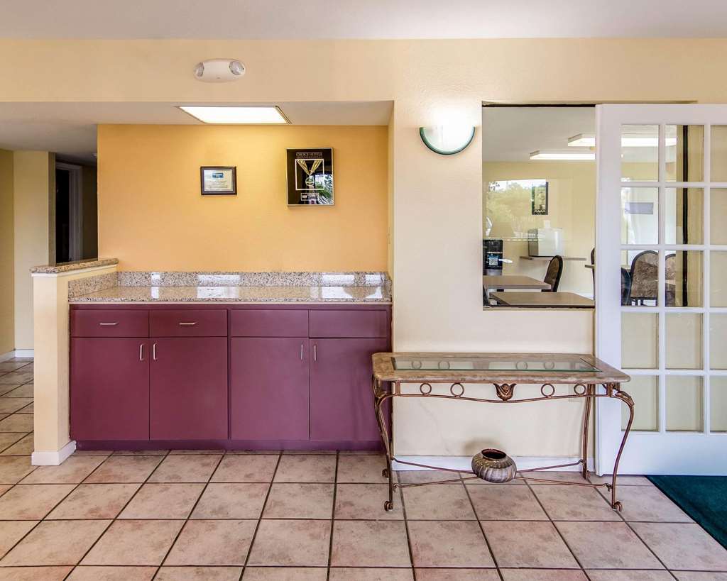 Rodeway Inn & Suites Highway 290 Northwest - photo 5