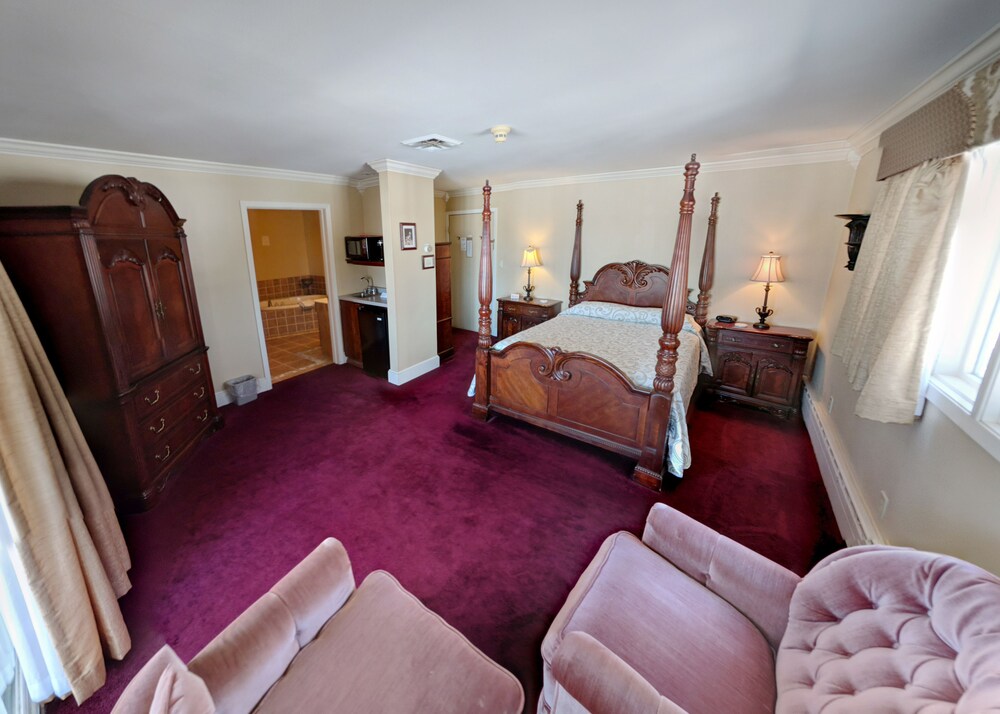 The Lodge Resort Hotel - photo 9