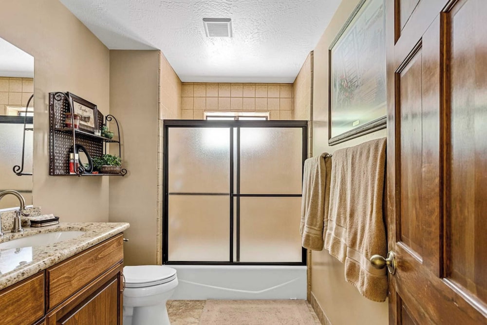 Sutter Ln by Avantstay Beautifully Remodeled Kitchen 4cabin chic Bedrooms - photo 17