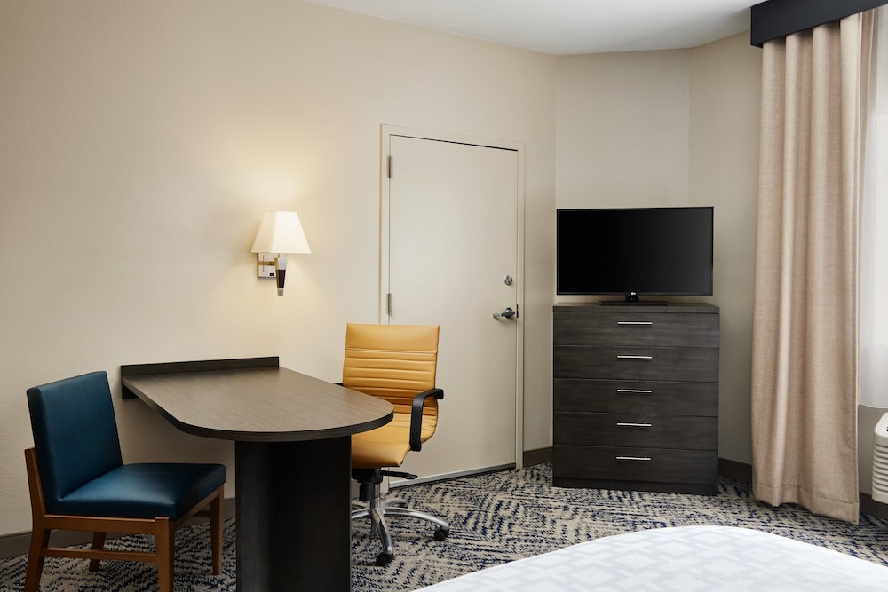 Candlewood Suites I 26 at Northwoods Mall by IHG - photo 17