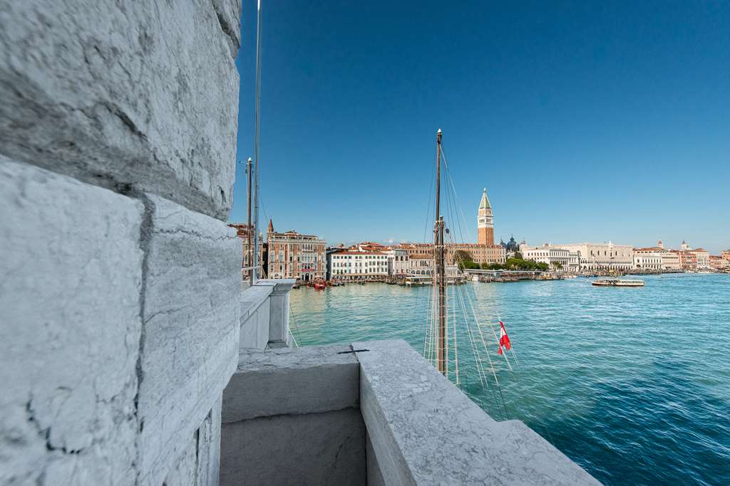 Hotel Monaco & Grand Canal