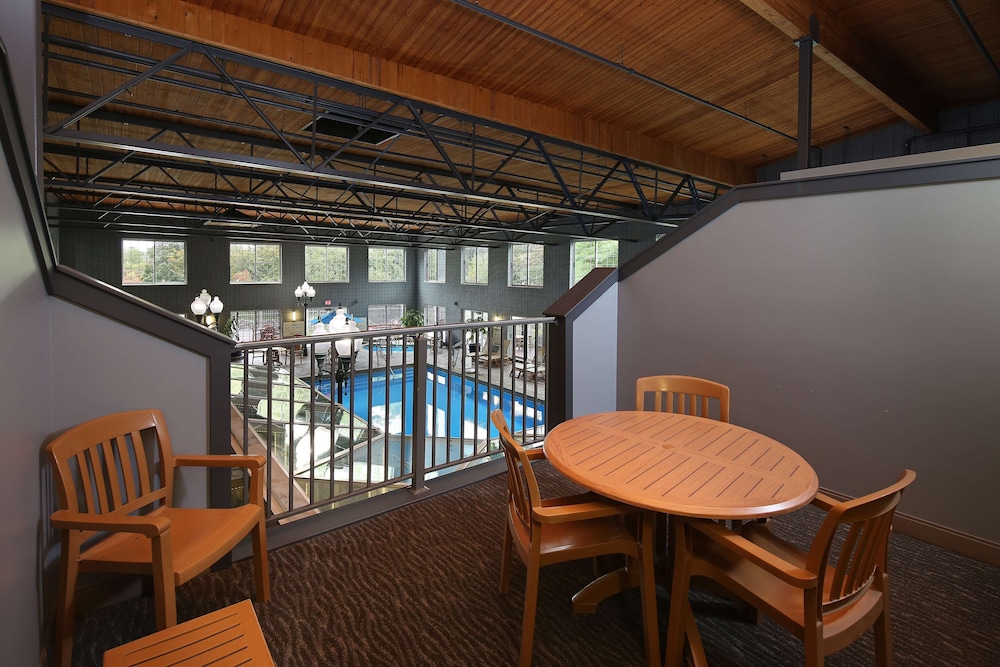 Hampton Inn Holland - photo 28