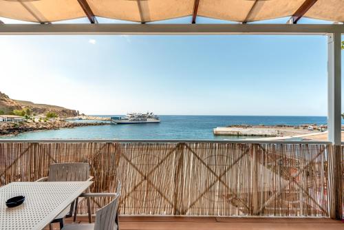 Superb apartmentS Kriaras sea view in Sfakia — 4-Star Luxury Hotel in Chora Sfakion, Greece
