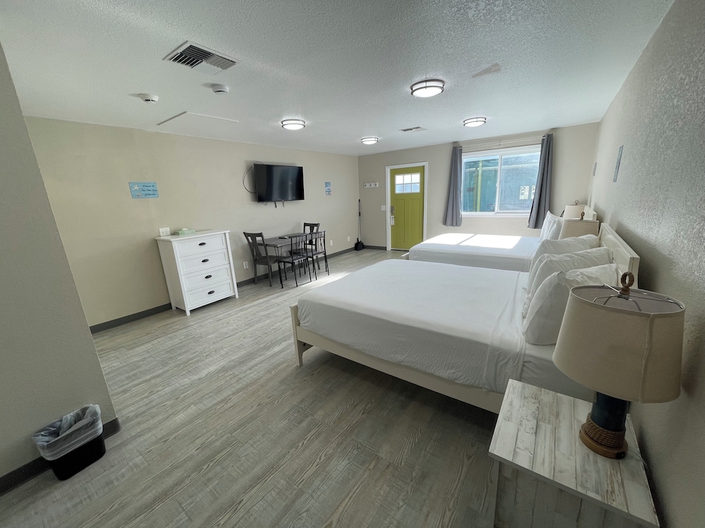The Coastal Inn and Suites - photo 65