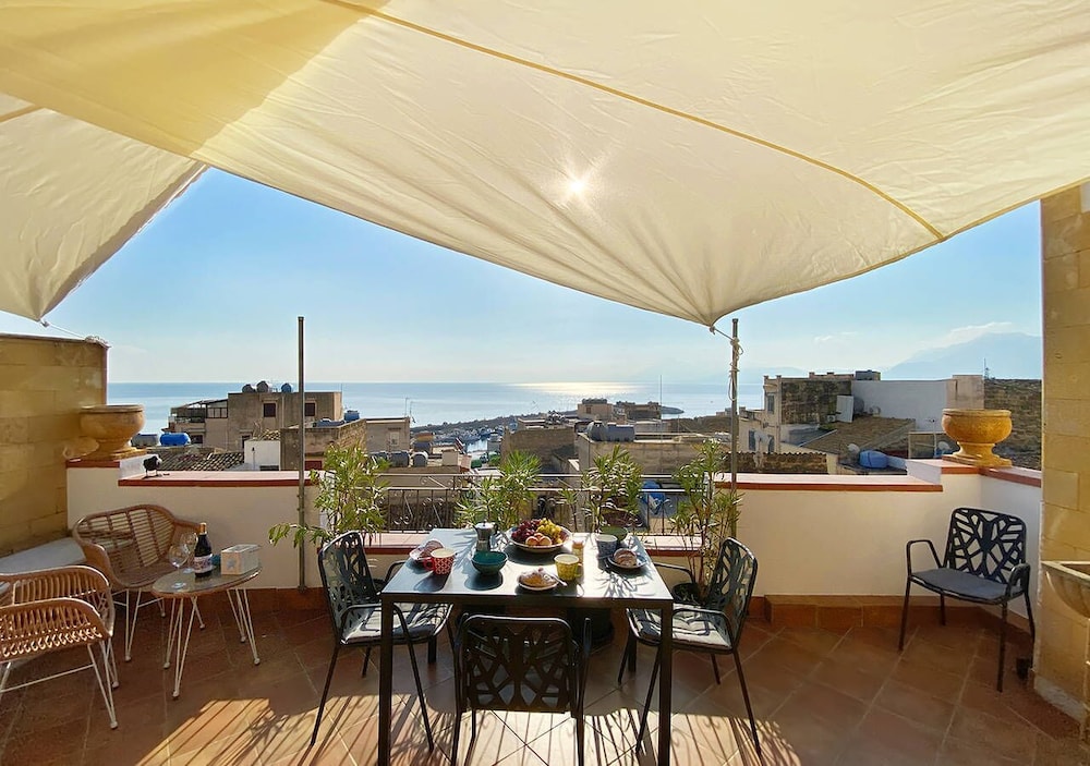 Solemar Sicilia Casa Ernesto — 4-Star Luxury Hotel in Santa Flavia, Italy