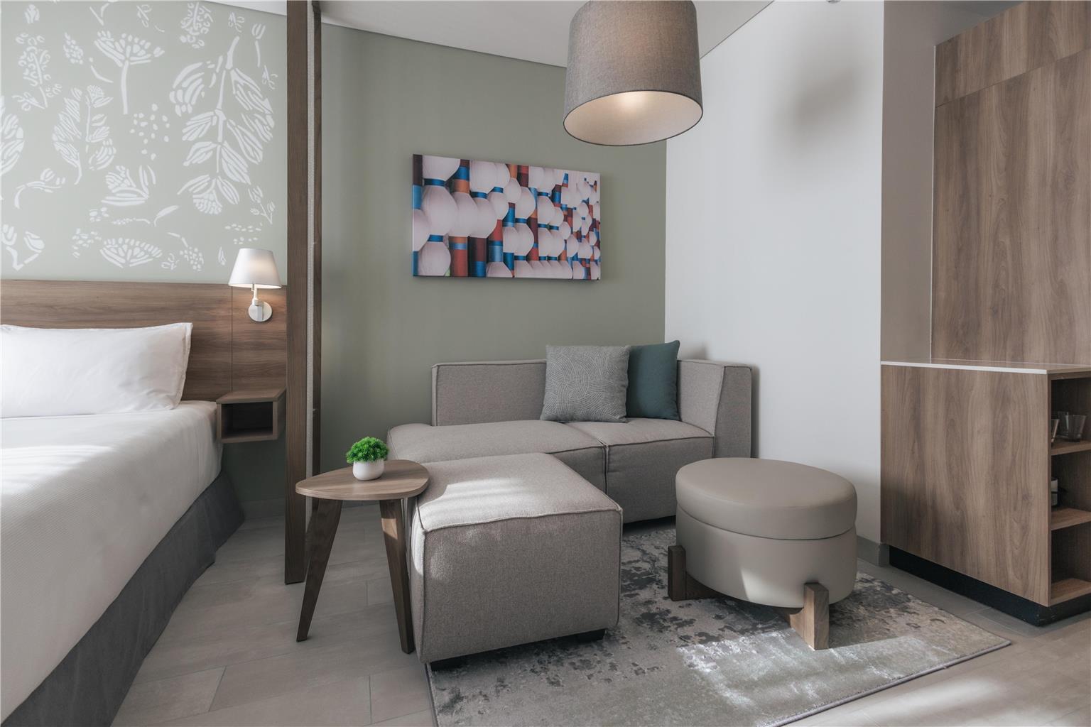 Guest room