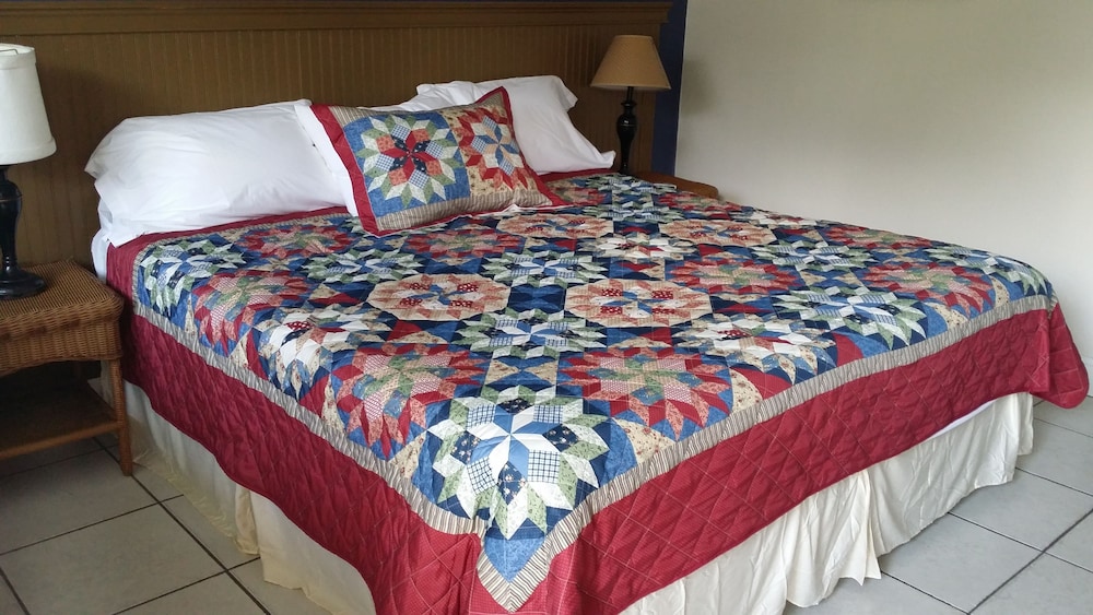 Palm Breeze Hotel - photo 4
