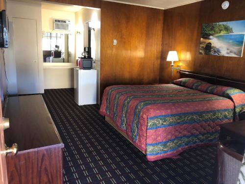 Edgewood Motel - photo 14