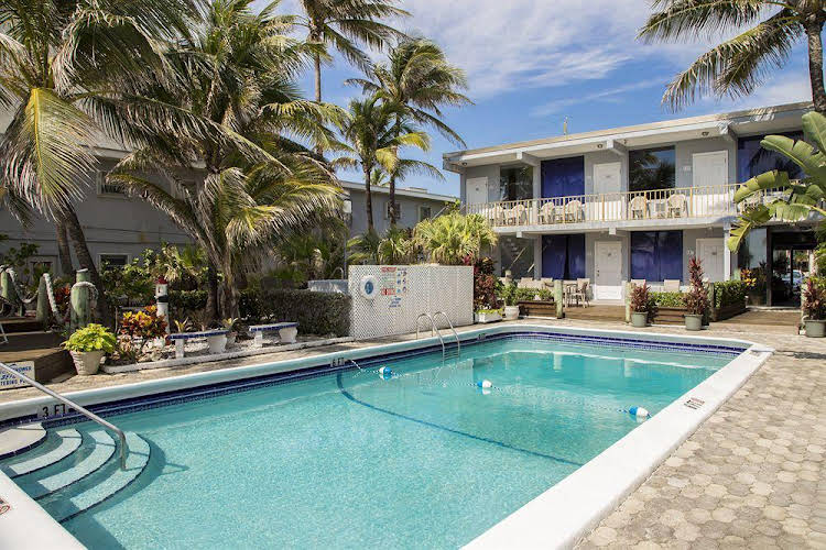 Captain's Quarters Resort - photo 3