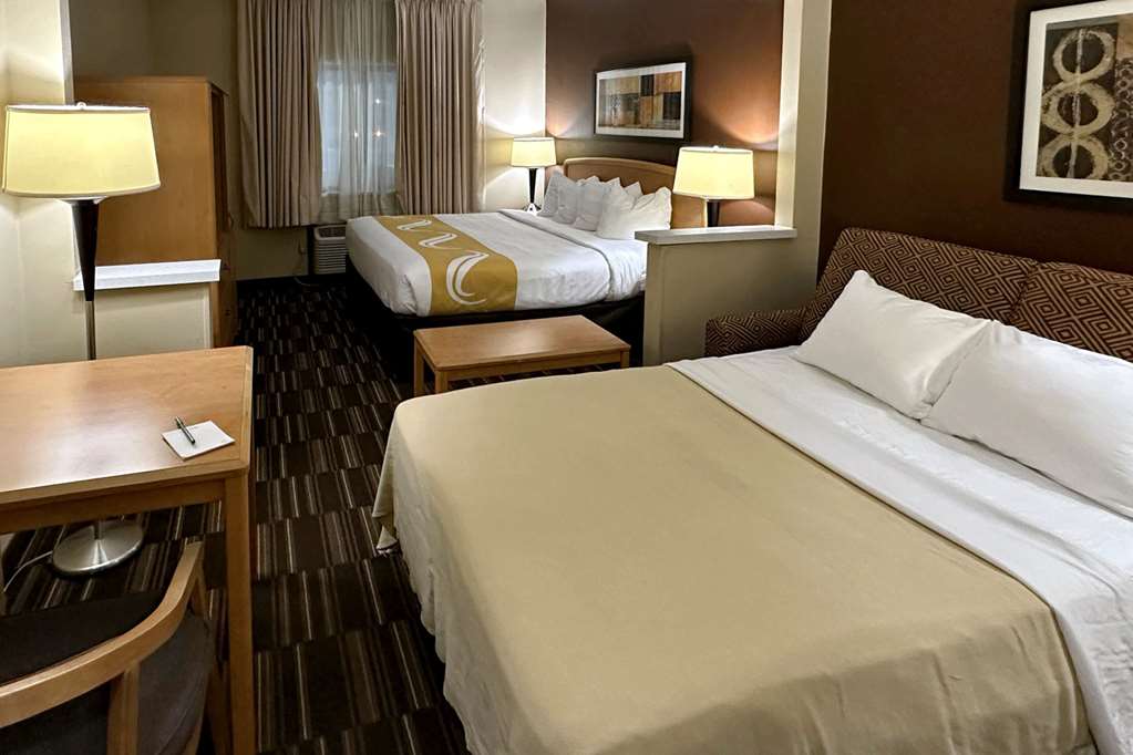 Quality Suites Near West Acres - photo 7