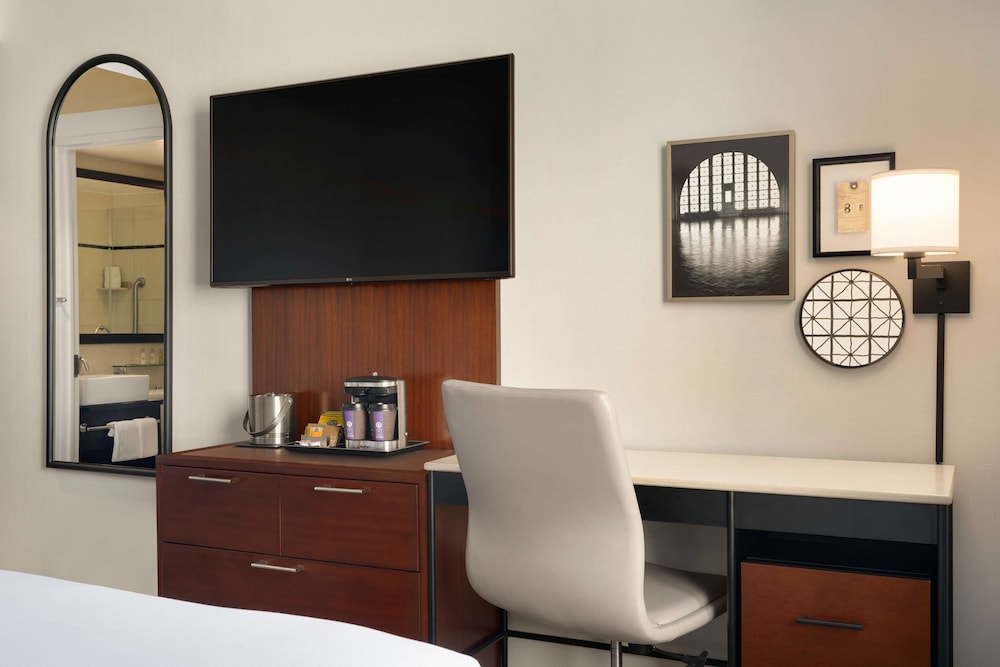 DoubleTree by Hilton New York Downtown - photo 14