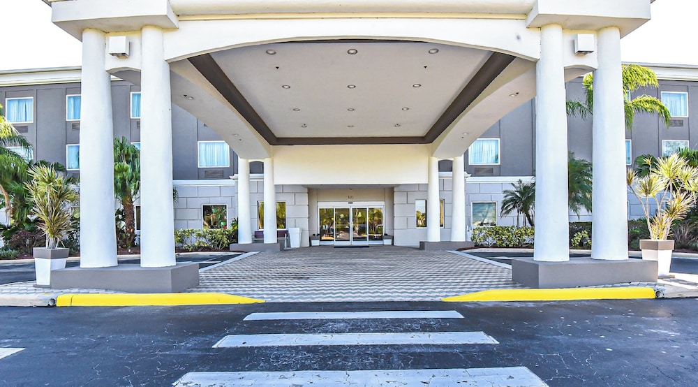 Holiday Inn Express & Suites Cocoa by IHG - photo 105