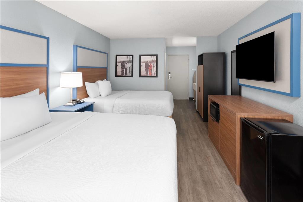 AmericInn by Wyndham Reedsburg - photo 24