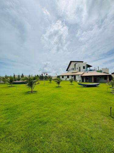 Triplex Frente Mar Com Rooftop Piscina E Jacuzzi in Luis Correia, Brasil