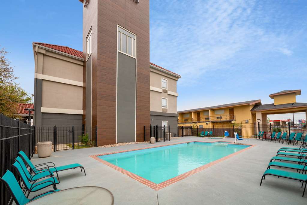 La Quinta Inn & Suites by Wyndham New Braunfels - photo 69