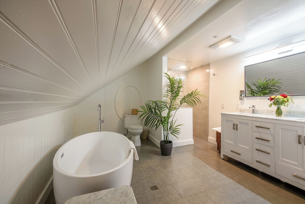 Cedar Gables Inn - photo 46