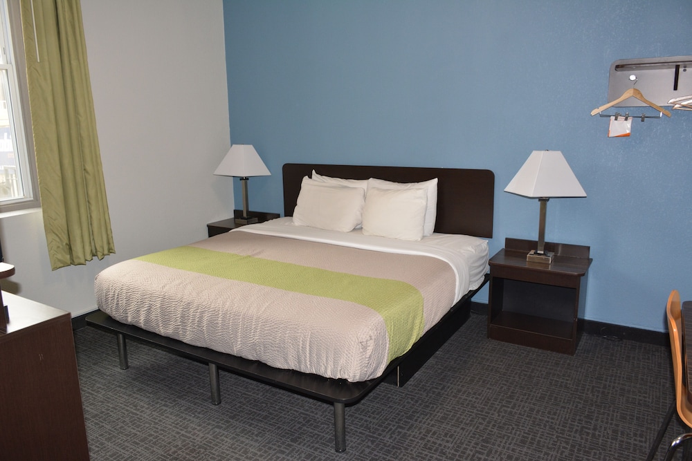 Quality Inn & Suites Kansas City Downtown - photo 11