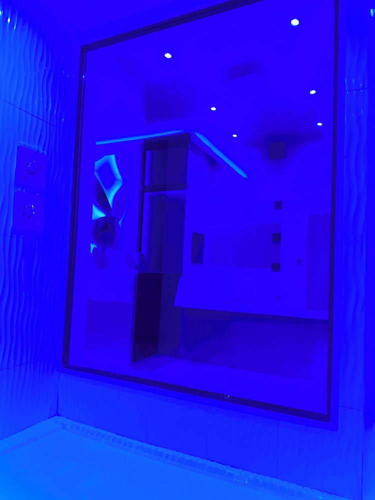 Imperial Suites - photo 17