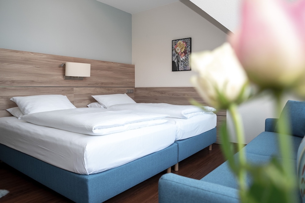 Hotel Kastanienhof — Erding