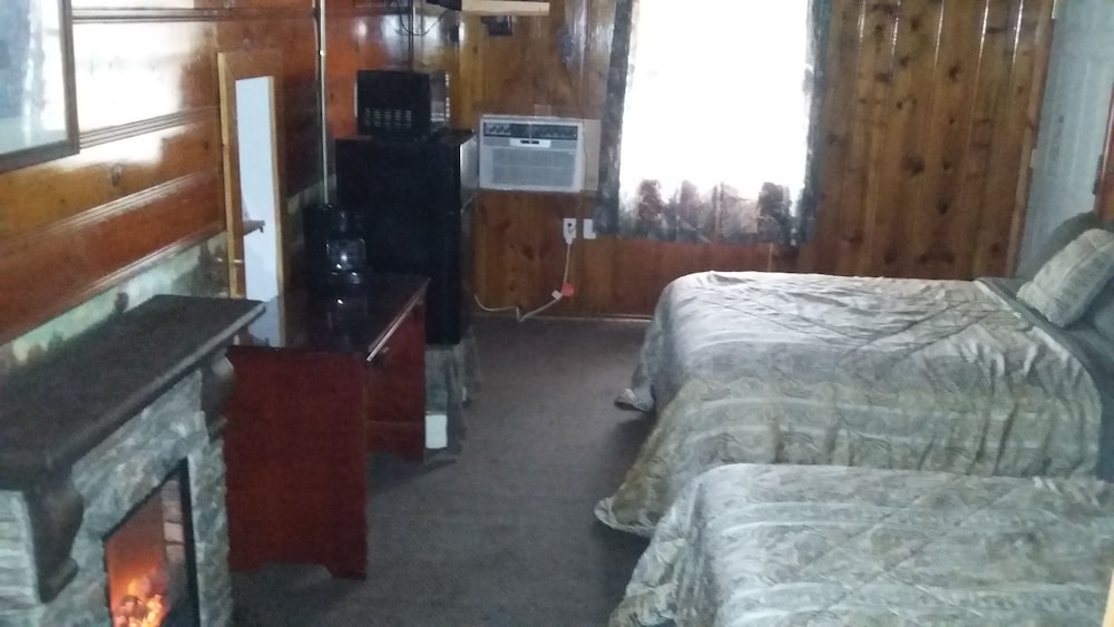 Headwaters Motel - photo 5