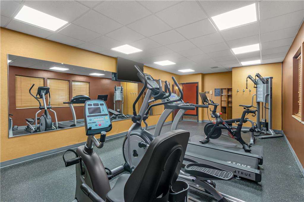 Best Western Plus Hiawatha Hotel - photo 9
