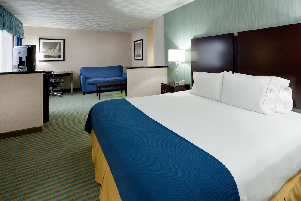 Holiday Inn Express and Suites by IHG - photo 10