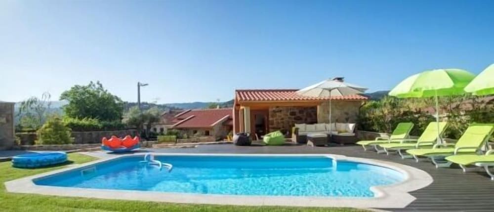 Casa das Pesqueiras — 4-Star Luxury Hotel in Melgaco, Portugal
