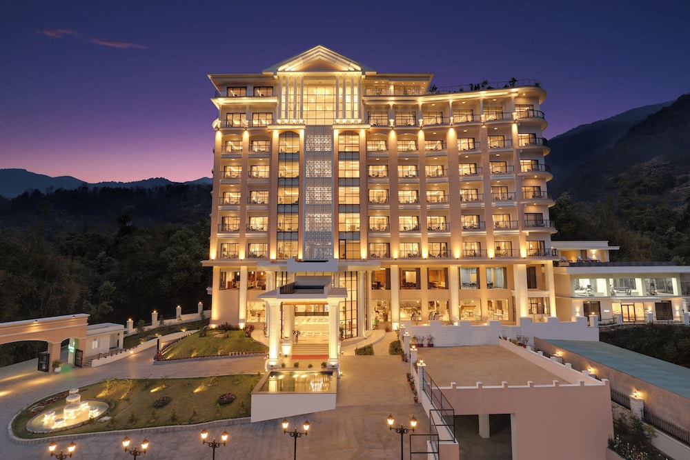 Lemon Tree Premier Budhanilkanth - carbon neutral hotel in Kathmandu
