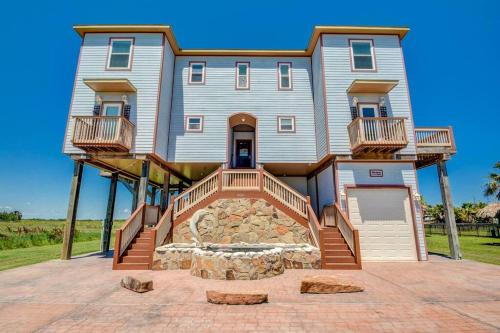 Luxury Beachhouse with elevator - last minute hotel in Galveston