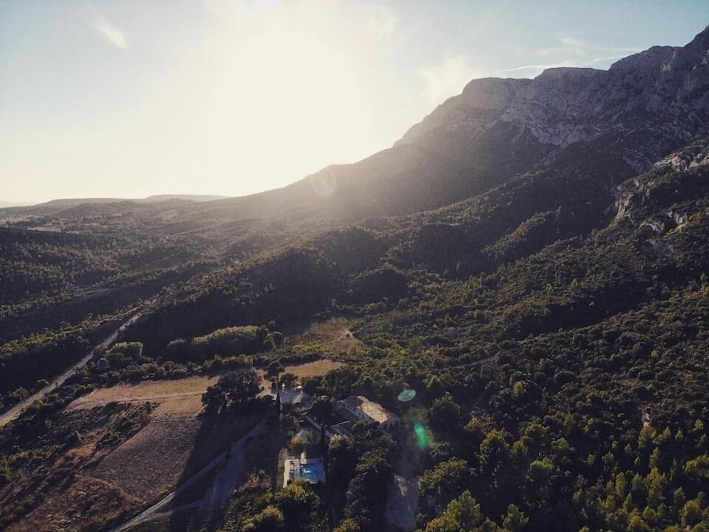 Le Relais de Saint Ser — hotel in Puyloubier