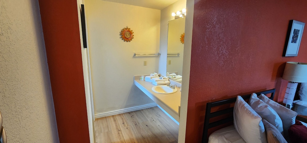 Rose's Motel - photo 65