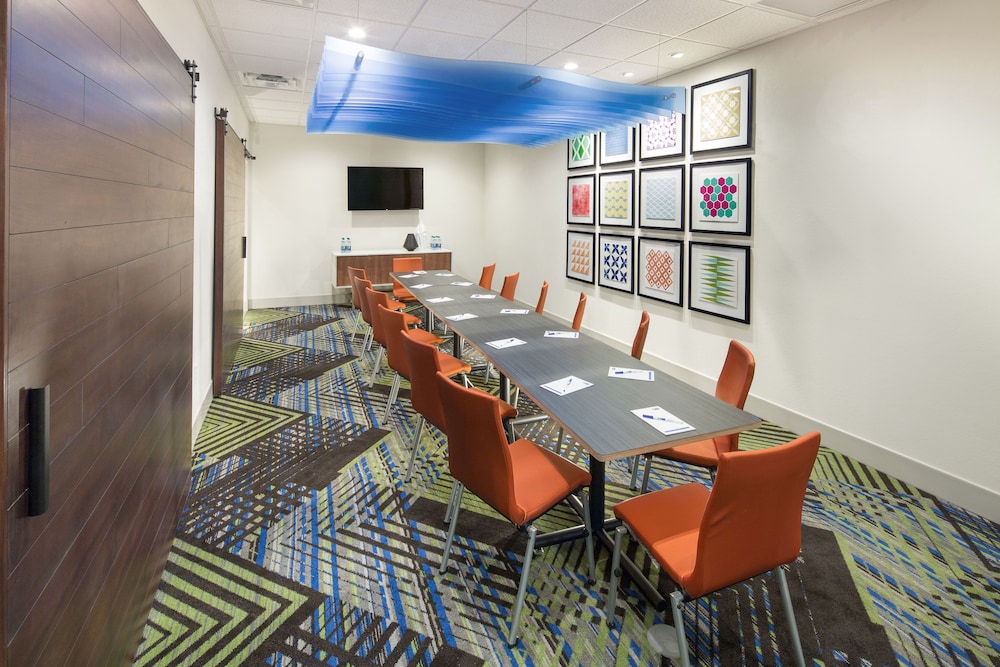 Holiday Inn Express & Suites Indianapolis NW Zionsville by IHG - photo 25