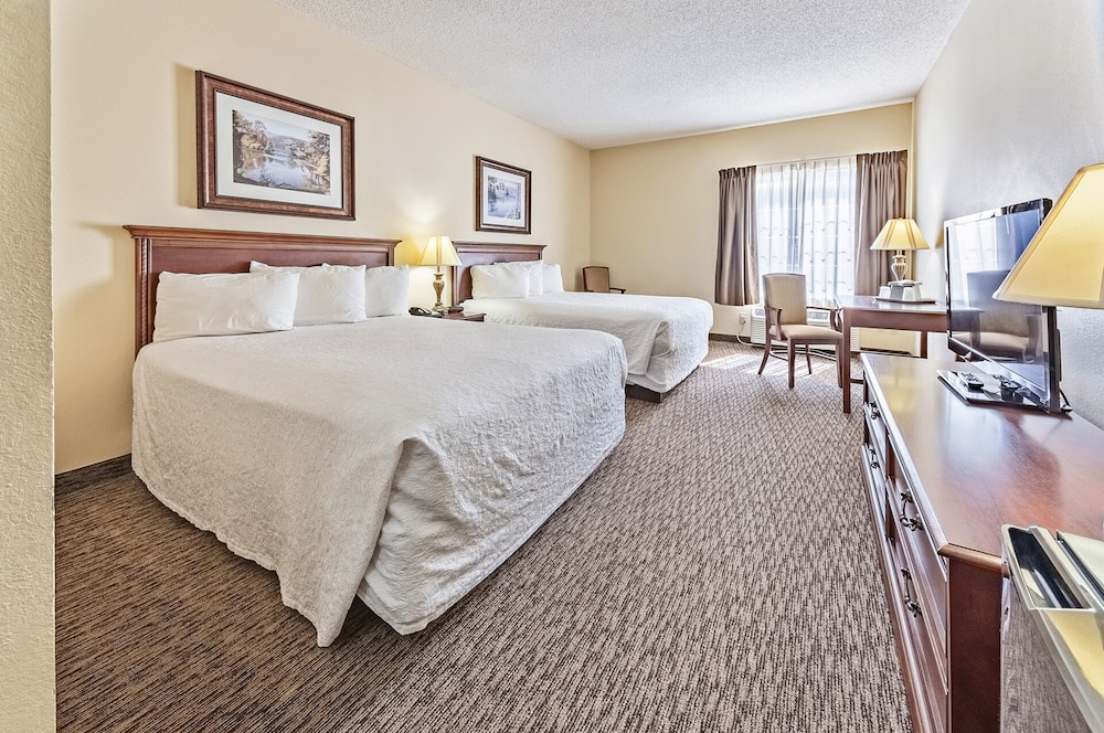 Branson Towers Hotel - photo 4