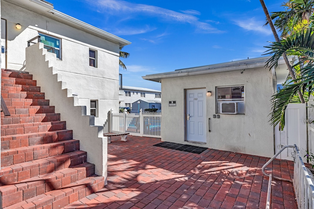 Hollywood by the Sea Hotel - photo 62