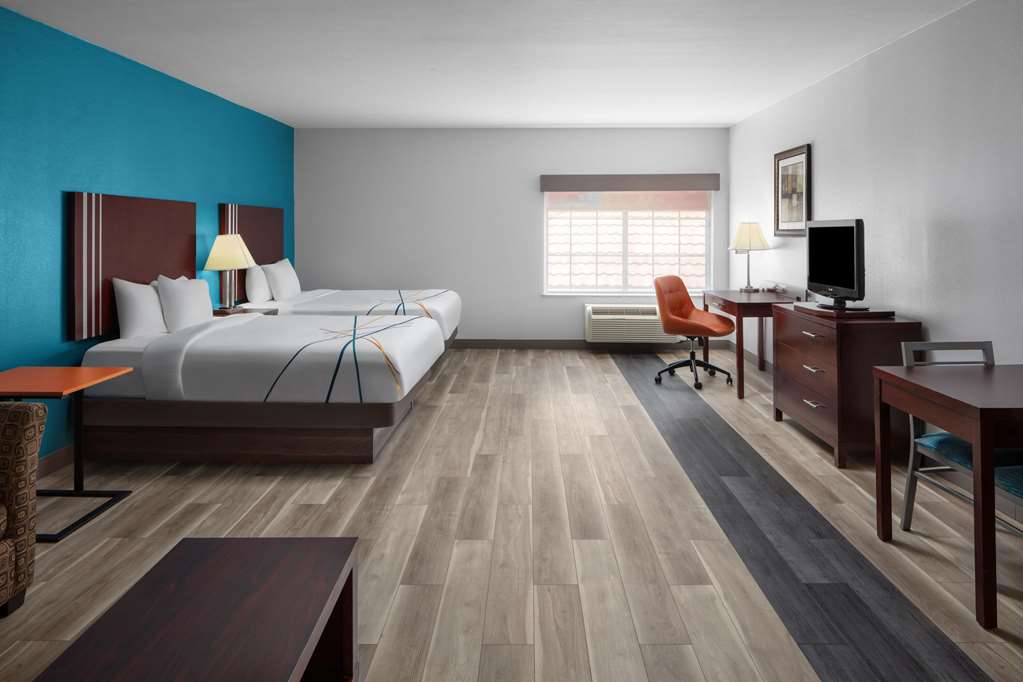 La Quinta Inn & Suites by Wyndham Woodward - photo 34