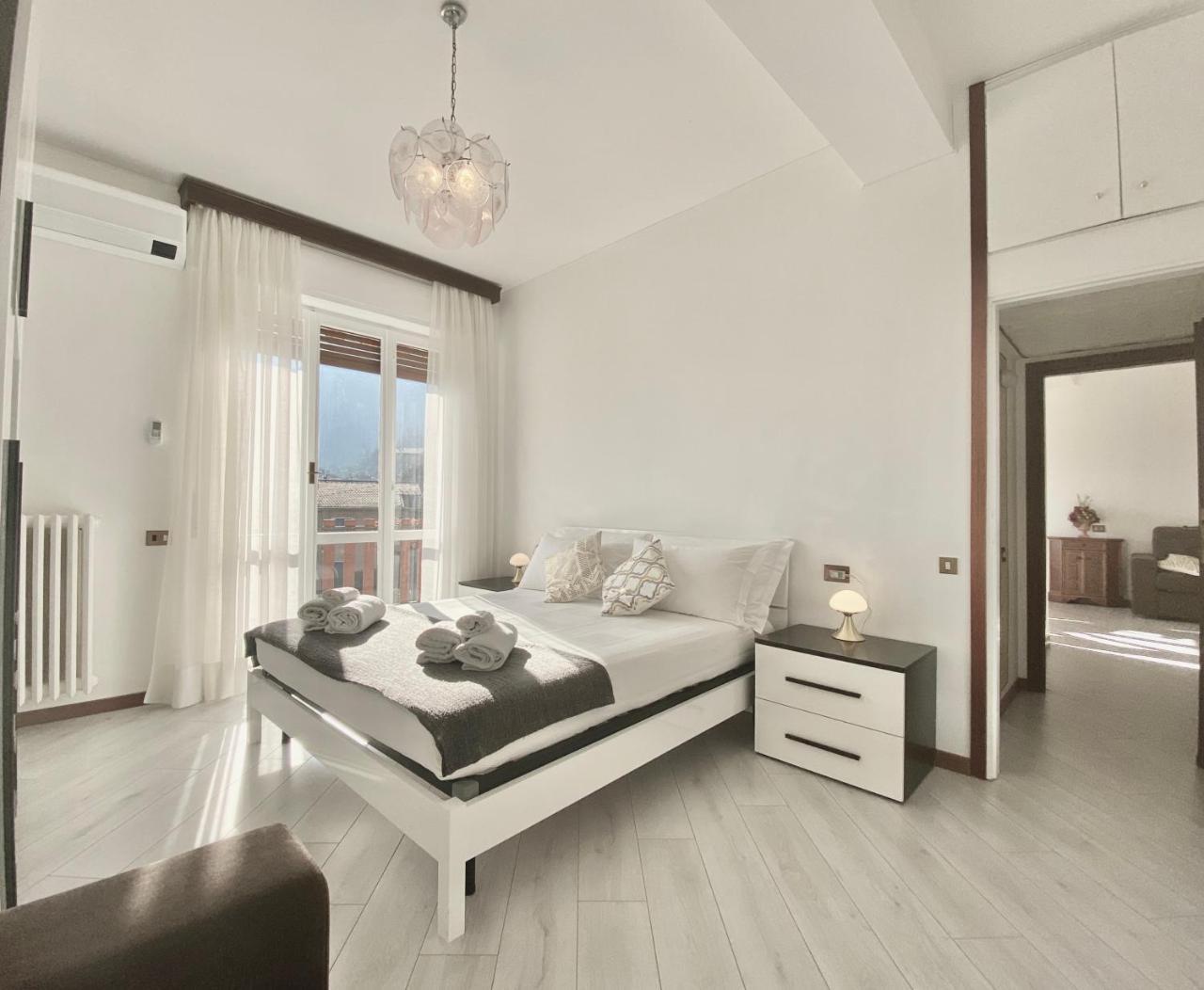 Lake View Apartment — 4-Star Luxury Hotel in Vassena, Italy