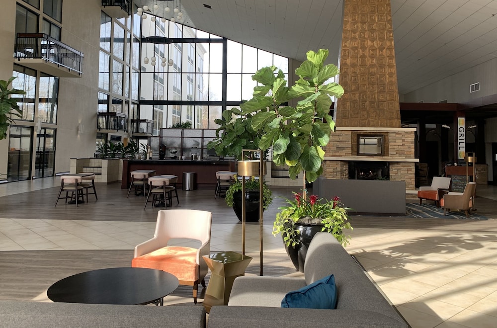 Holiday Inn Asheville Biltmore an IHG Hotel - photo 2