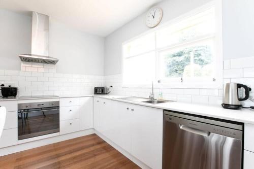 Perfect for Families & Groups: Views & Wi Fi — hotel in Newstead