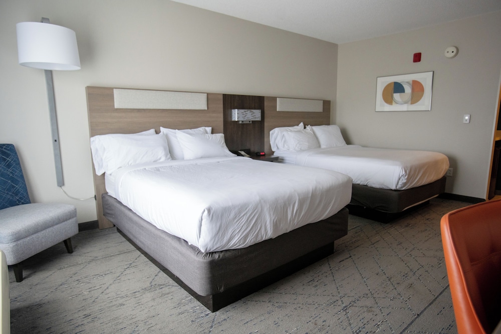 Holiday Inn Express Pembroke by IHG - photo 19