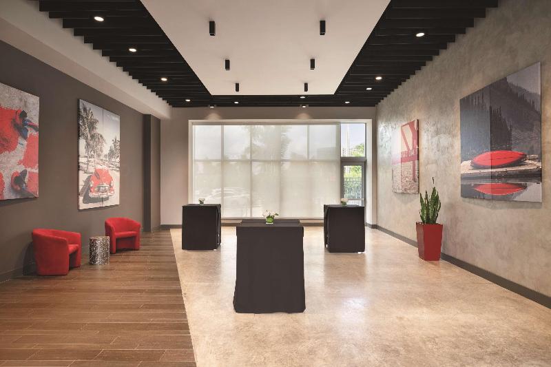 Kompose Boutique Hotel Miami Airport - photo 46
