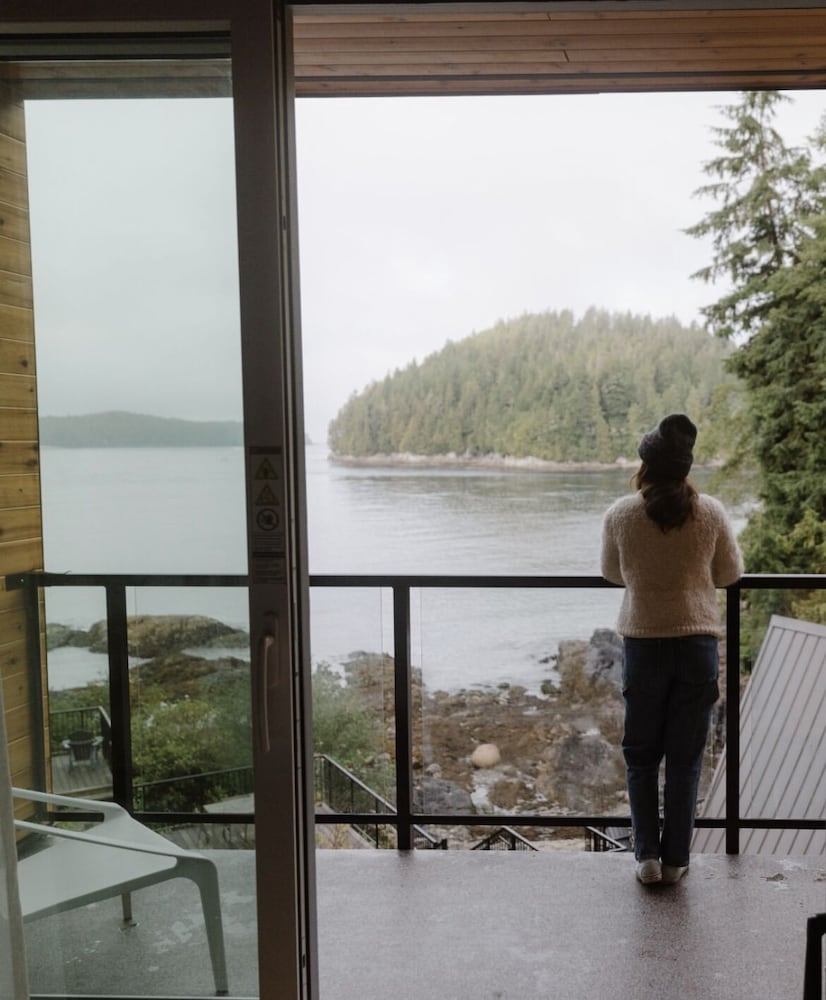 Duffin Cove Oceanfront Lodging in Tofino, Canada