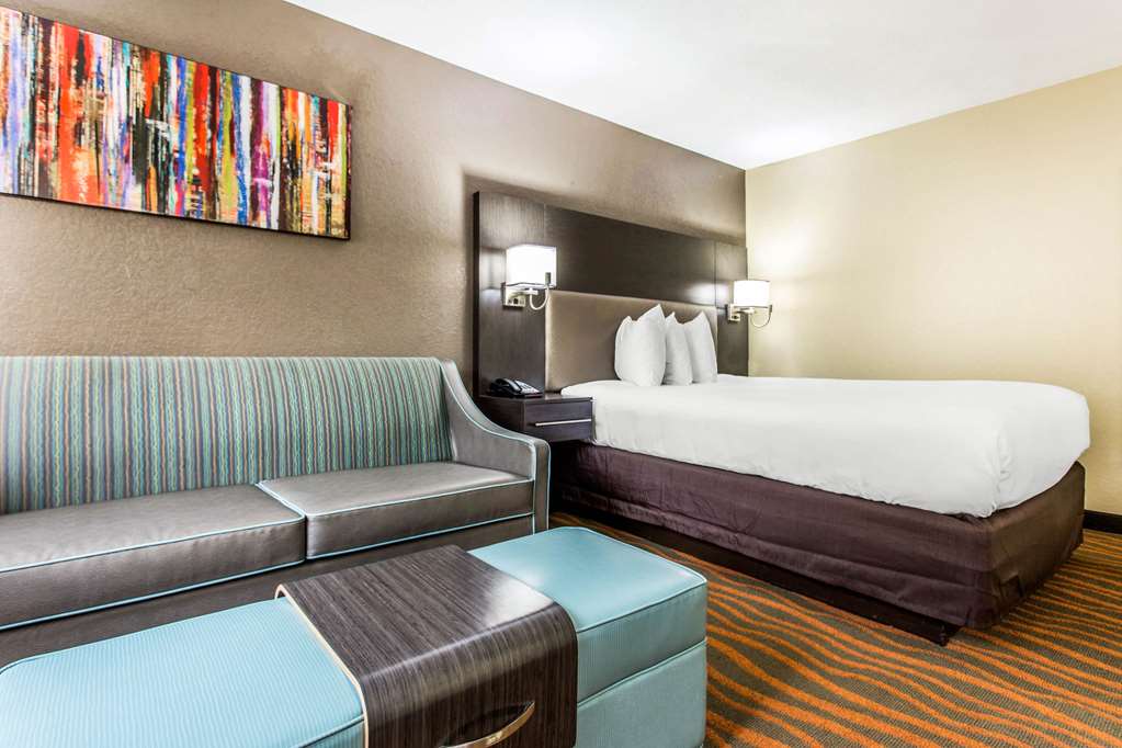MainStay Suites Greenville Airport — hotel in Greer