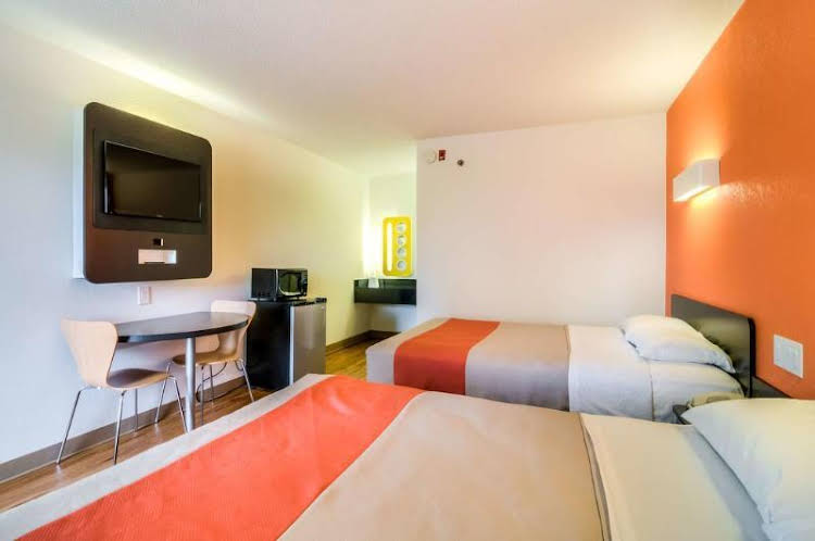 Motel 6 Bloomington Normal - photo 22