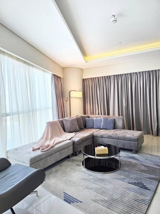 Luxury Paramount Hotel Apt D111 - last minute hotel in Dubai