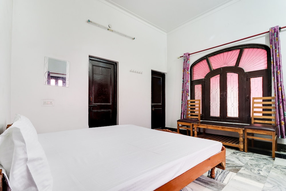 Spot On 42133 Hanuman Bagh — hotel in Fyzabad