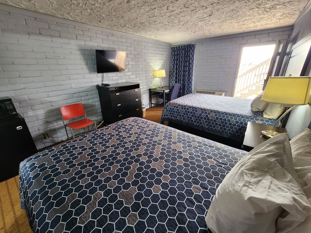 Carthage Inn — Carthage — photo 5