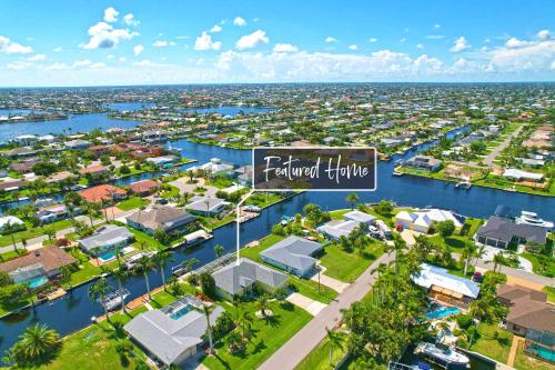 Quiet and relaxing waterfront paradise with direct access to the Gulf of Mexico Villa Just for Sun — 4-Star Luxury Hotel in Cape Coral, United States